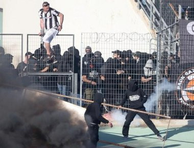 Πανθεσσαλικό: Εισβολή οπαδών του ΠΑΟΚ μέσα στον αγωνιστικό χώρο (upd) (φωτό, βίντεο)